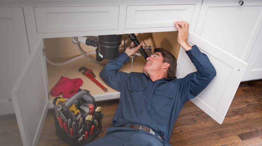 Professional Water heater repair in Kingsford, MI